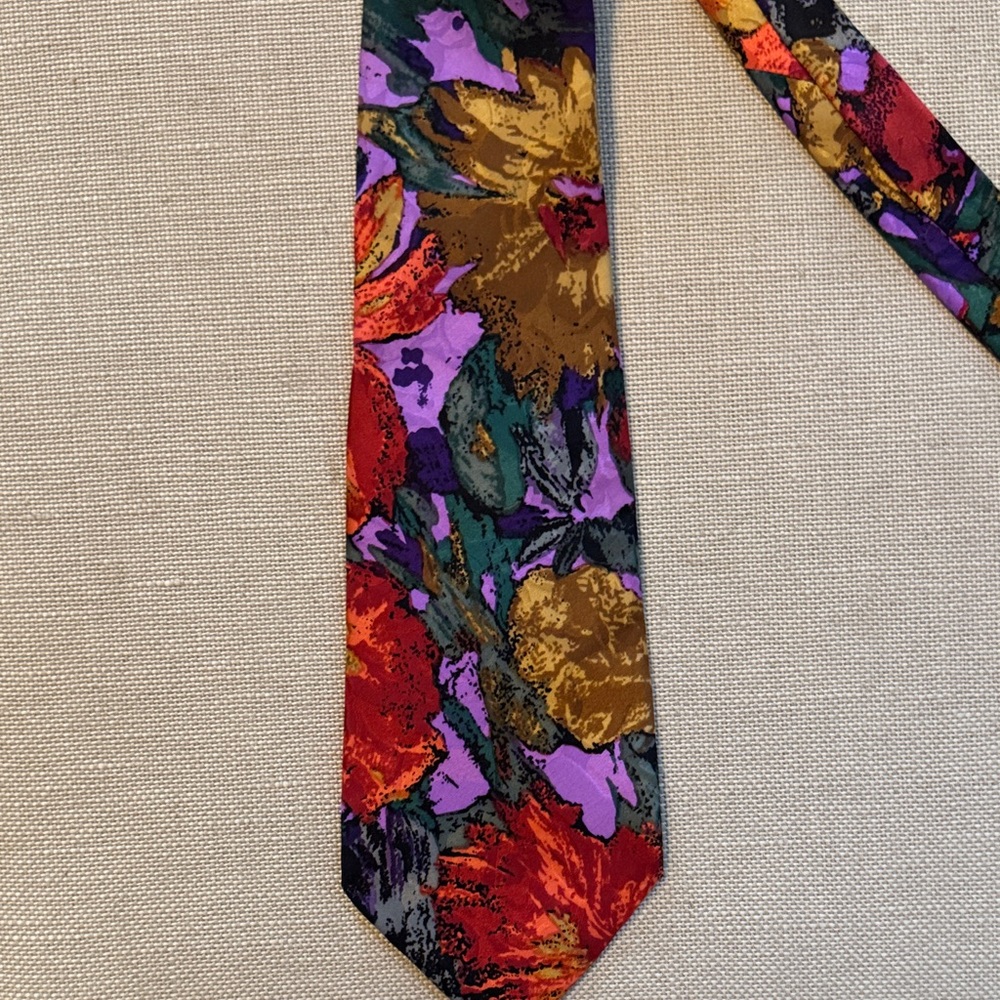 Vibrant Floral Tie with Purple, Red, and Gold Accents
